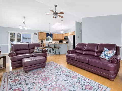 Living - 85 Spooner St, Warwick, RI 02886 photo 2 of 5