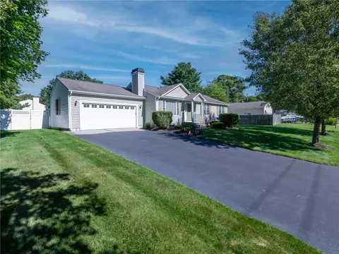 Exterior - 85 Spooner St, Warwick, RI 02886 photo 2 of 7