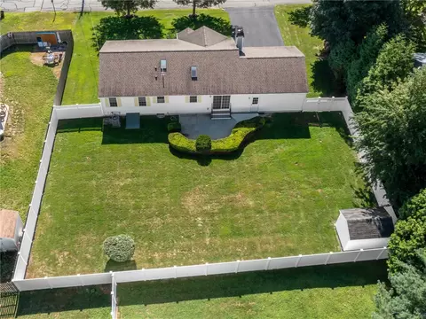 Exterior - 85 Spooner St, Warwick, RI 02886 photo 7 of 7