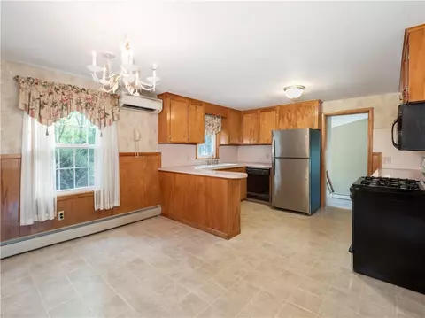 Kitchen - 77 Drybrook Rd, Warwick, RI 02889 photo 1 of 3
