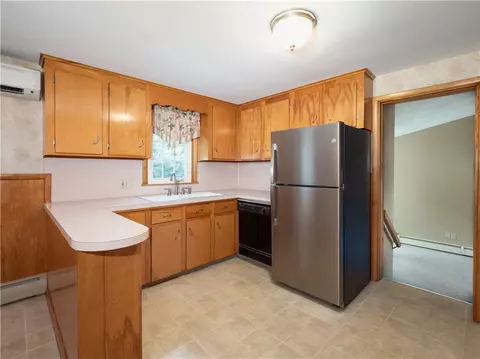 Kitchen - 77 Drybrook Rd, Warwick, RI 02889 photo 3 of 3