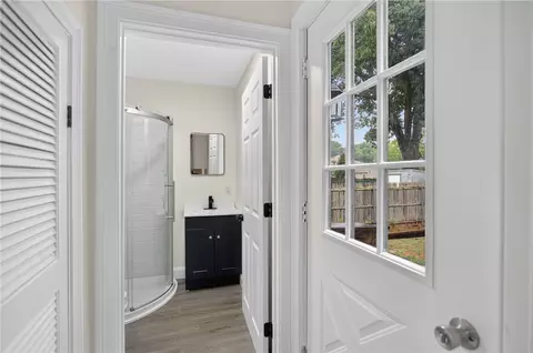 Entry Way - 68 Uncas St, Warwick, RI 02889 photo 10 of 14