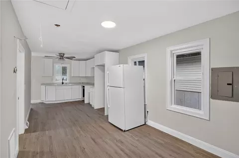 Entry Way - 68 Uncas St, Warwick, RI 02889 photo 3 of 14