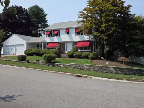 10 Surrey Ln, Lincoln, RI 02865