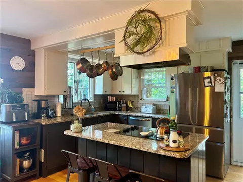 Kitchen - 31 Hamilton Hl, Glocester, RI 02814 photo 3 of 3