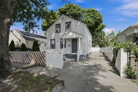 19 Carr St, Providence, RI 02905