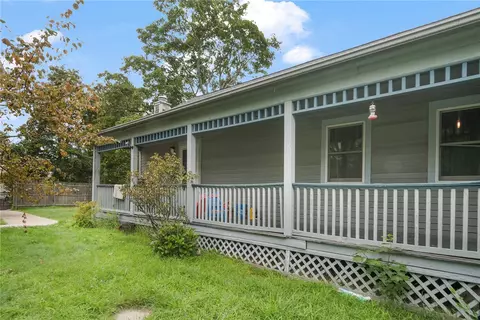Exterior - 10 Stone St, Coventry, RI 02816 photo 2 of 4