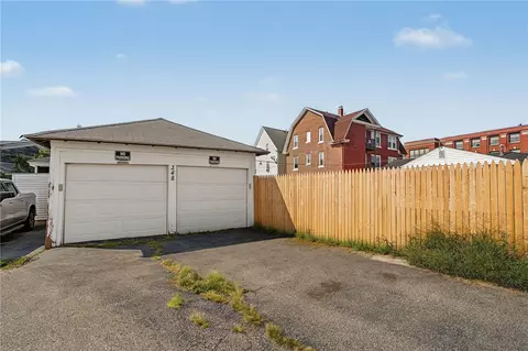 Exterior - 348 Park Pl, Woonsocket, RI 02895 photo 2 of 11