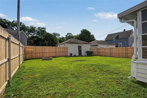 Exterior - 348 Park Pl, Woonsocket, RI 02895 photo 7 of 11