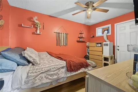 Bedroom - 348 Park Pl, Woonsocket, RI 02895 photo 3 of 5