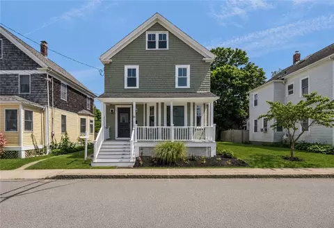 21 Russell Ave, Newport, RI 02840