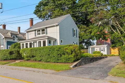 72 Bay Rd, Barrington, RI 02806