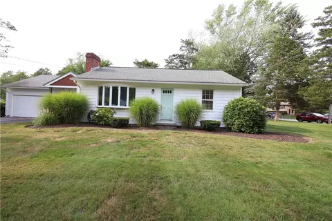 31 Nipsah Rd, East Greenwich, RI 02818