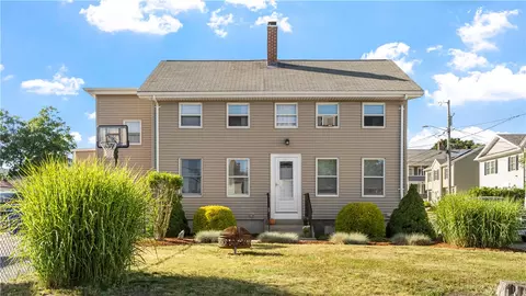 93 French St, Pawtucket, RI 02860