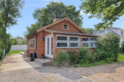 39 Ottawa Trl, Narragansett, RI 02882