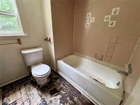 Bath - 31 Phillips Hill Rd, Coventry, RI 02816 photo 3 of 3