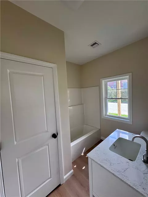 Bath - 160 Fifth Ave, Woonsocket, RI 02895 photo 4 of 4