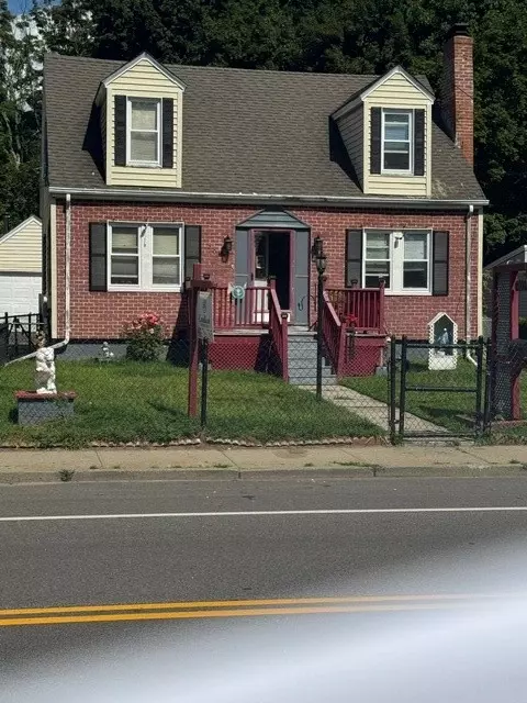 Exterior - 2000 Mendon Rd, Woonsocket, RI 02895 photo 8 of 8