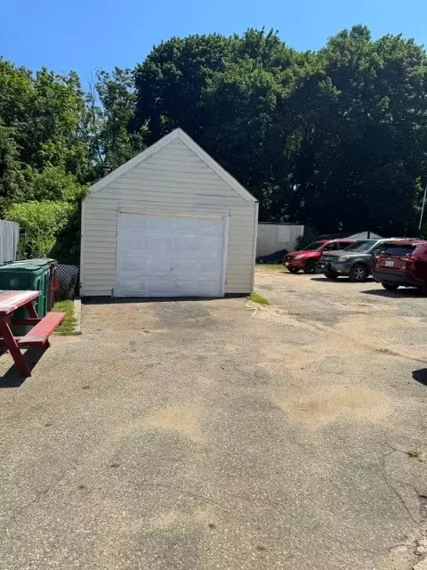 Exterior - 2000 Mendon Rd, Woonsocket, RI 02895 photo 3 of 8