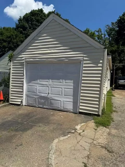 Exterior - 2000 Mendon Rd, Woonsocket, RI 02895 photo 7 of 8