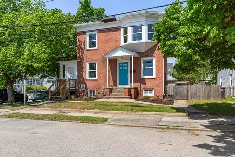 53 Edgewood Ave, Cranston, RI 02905