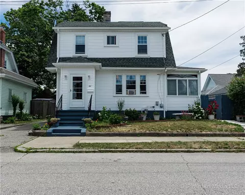 146 Garden St, Cranston, RI 02910