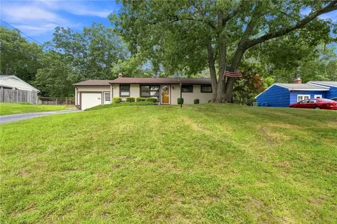 Exterior - 124 Chatworth Ave, Warwick, RI 02886 photo 2 of 8