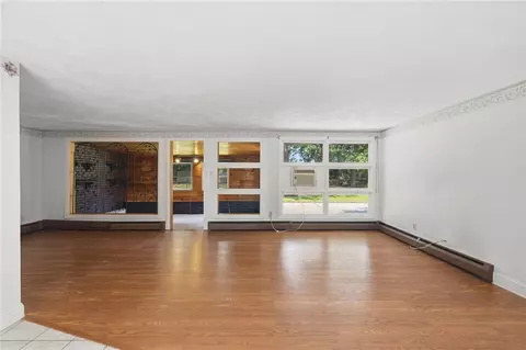 Living - 124 Chatworth Ave, Warwick, RI 02886 photo 3 of 6
