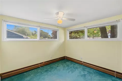 Bedroom - 124 Chatworth Ave, Warwick, RI 02886 photo 1 of 6