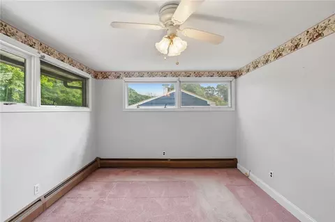 Bedroom - 124 Chatworth Ave, Warwick, RI 02886 photo 3 of 6