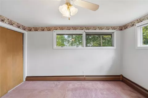 Bedroom - 124 Chatworth Ave, Warwick, RI 02886 photo 5 of 6