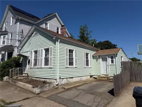 5 Brown St, Pawtucket, RI 02860