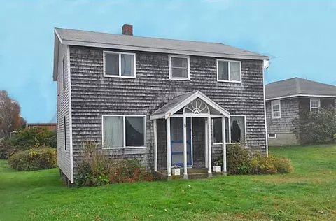 14 Stanton Ave, Narragansett, RI 02882