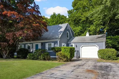25 Honeywell Ln, Cumberland, RI 02864