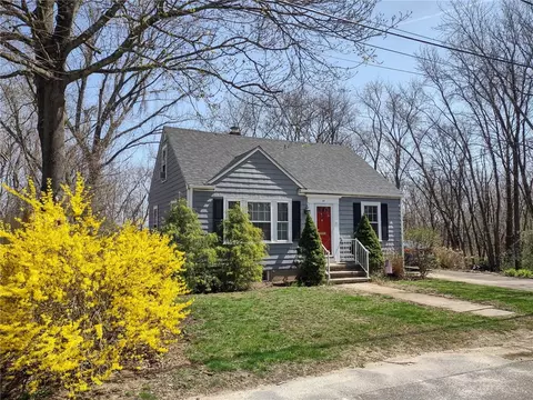 20 Donald Ave, Cumberland, RI 02864