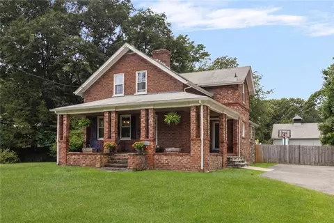 248 New Meadow Rd, Barrington, RI 02806