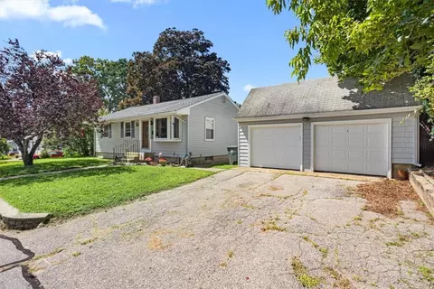 7 Sherwood Ave, Coventry, RI 02816