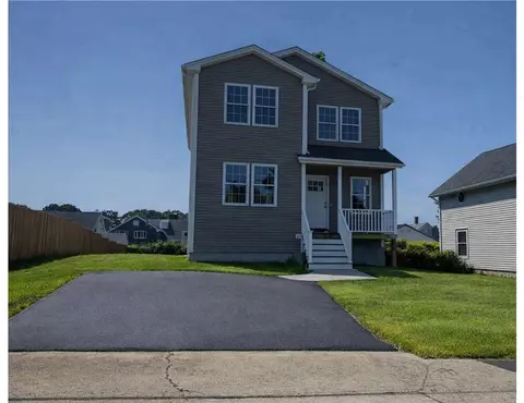 27 Hoppin Ave, Riverside, RI 02915