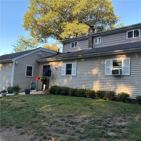 44 Maxwell Dr, North Kingstown, RI 02852