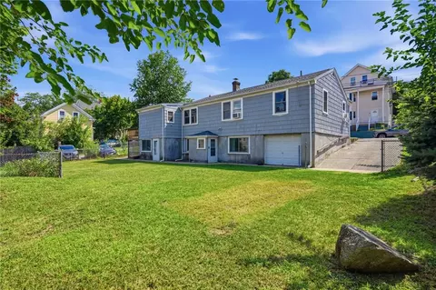 75 Veazie St, Providence, RI 02908