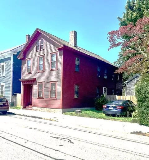 33 Elm St, Newport, RI 02840
