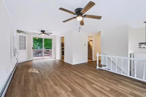 Living - 614 Bound Rd, Woonsocket, RI 02895 photo 3 of 7