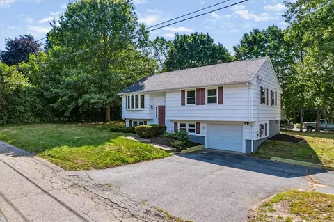 614 Bound Rd, Woonsocket, RI 02895