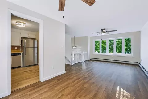 Living - 614 Bound Rd, Woonsocket, RI 02895 photo 5 of 7