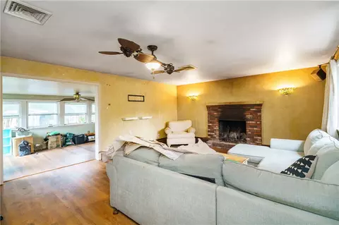 Living - 27 Lydick Ave, Warwick, RI 02888 photo 1 of 4