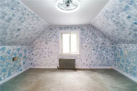 Bedroom - 27 Lydick Ave, Warwick, RI 02888 photo 6 of 7