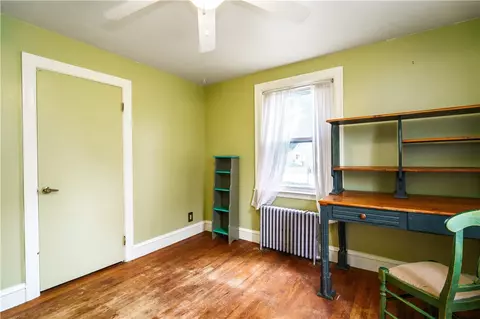 Bedroom - 27 Lydick Ave, Warwick, RI 02888 photo 4 of 7