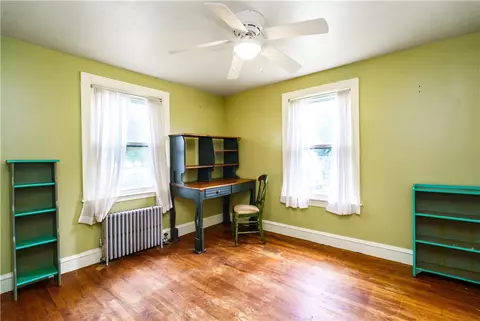 Bedroom - 27 Lydick Ave, Warwick, RI 02888 photo 3 of 7