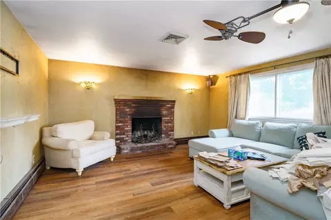 Living - 27 Lydick Ave, Warwick, RI 02888 photo 2 of 4