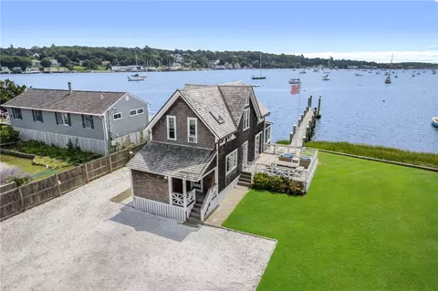 36 Riverside Ave, Portsmouth, RI 02871